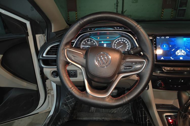 Used Buick GT 2015 15N Automatic Elite Version Steering Wheel