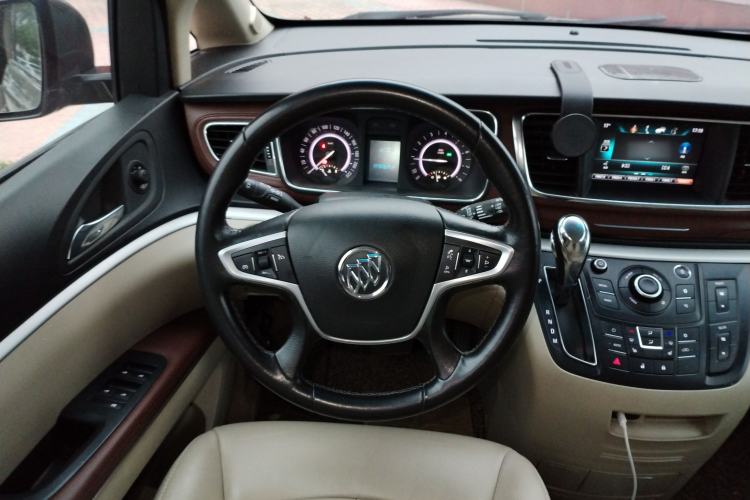 Used Buick GL8 2017 25S Prestige Version China V Standard Steering Wheel