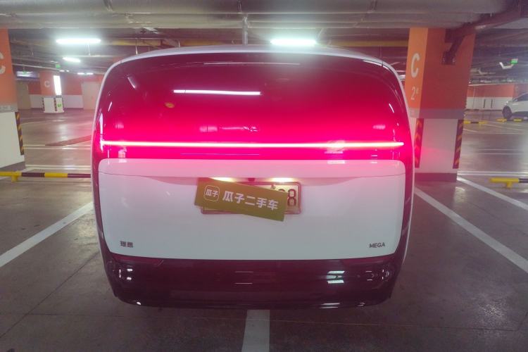 Used Li Auto MEGA 2024 Ultra Model
