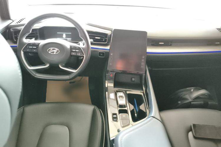 Used Hyundai Custo 2021 380TGDi Smart Love Flagship Edition TOP Premium Center Console