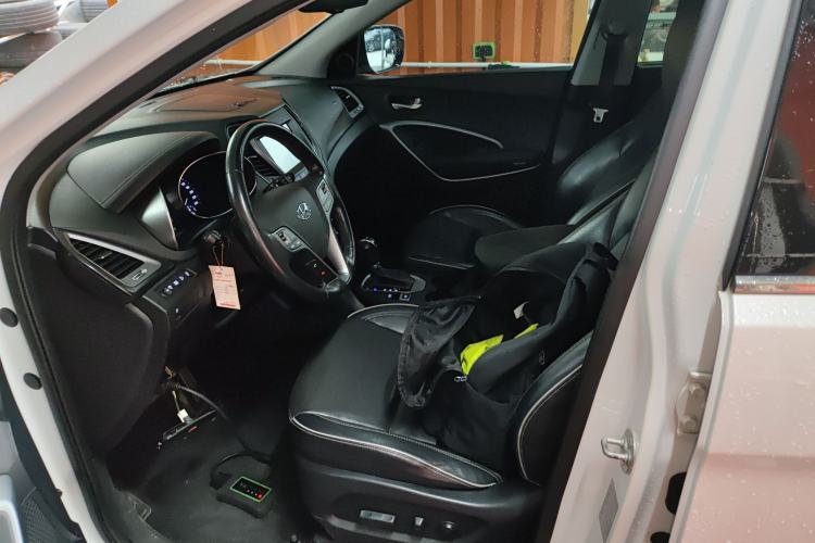 Used Hyundai Santa Fe 2017 2.4L Automatic Two-Wheel Drive Smart Version 5 Seats
