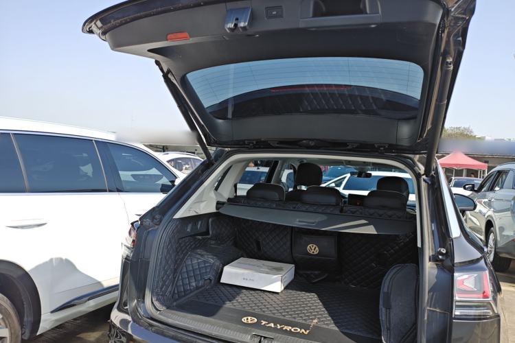 Used Volkswagen Tayron 2023 280TSI Two-Wheel-Drive Luxury Plus Advanced Version Trunk