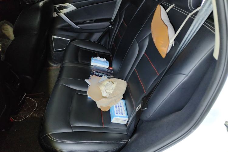 Used Geely Auto Emgrand X7 Sport 2018 1.8TD Automatic Two-Wheel Drive Zhiya Model Left Rear Seat