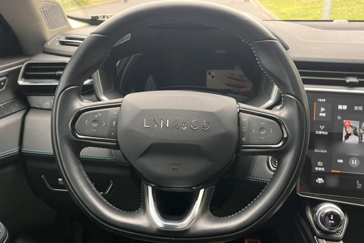 Used Lynk & Co 05 2020 2.0TD Two-Wheel Drive Shine Halo