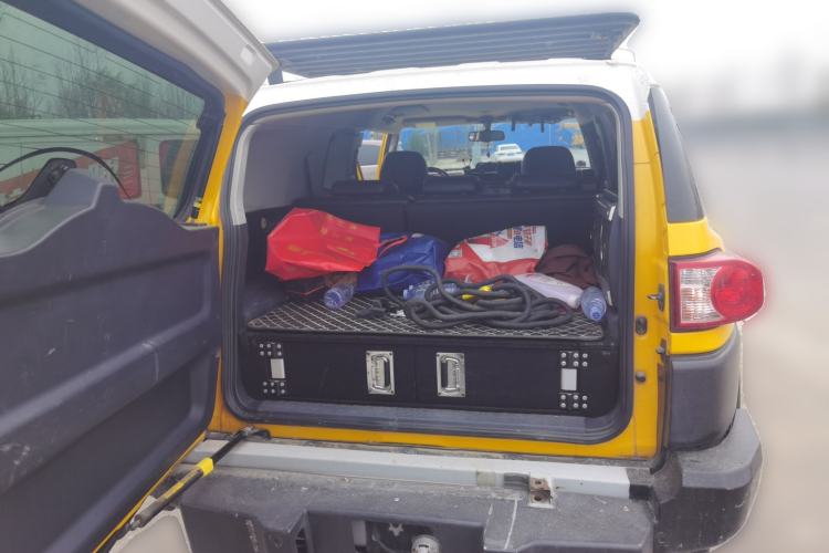 Used Toyota FJ Cruiser 2017 4.0L Dual Airbags Dual Fuel Tanks JBL – Middle East Trunk