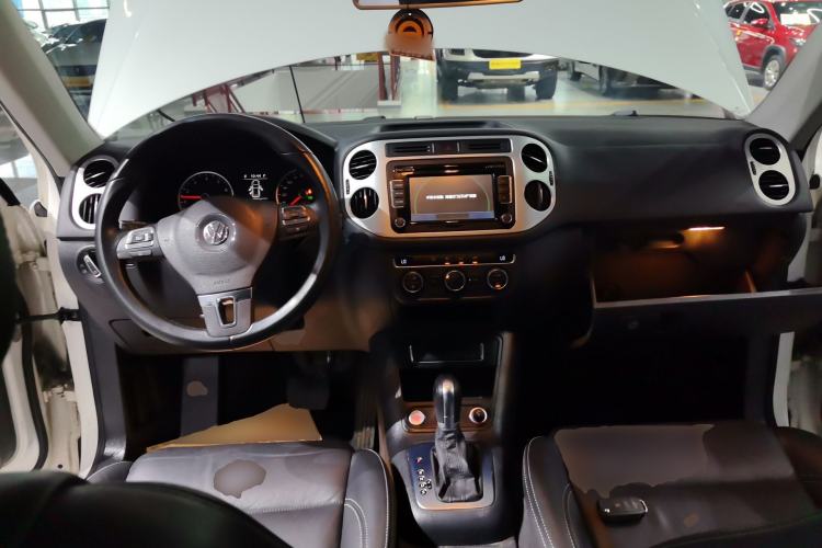 Used Volkswagen Tiguan 2014 1.8TSI Automatic 2WD 30th Anniversary Edition Center Console