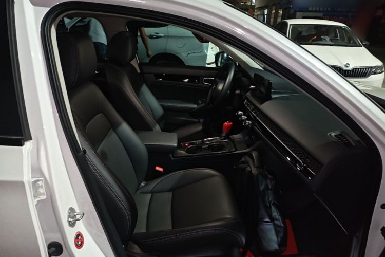 Used Honda Civic 2023 240TURBO CVT Dynamic · Center Stage Special Edition