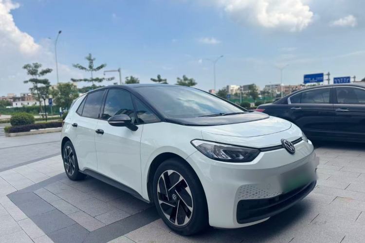 Used Volkswagen ID.3 2023 Pure Smart Edition Front Right 45 Deg