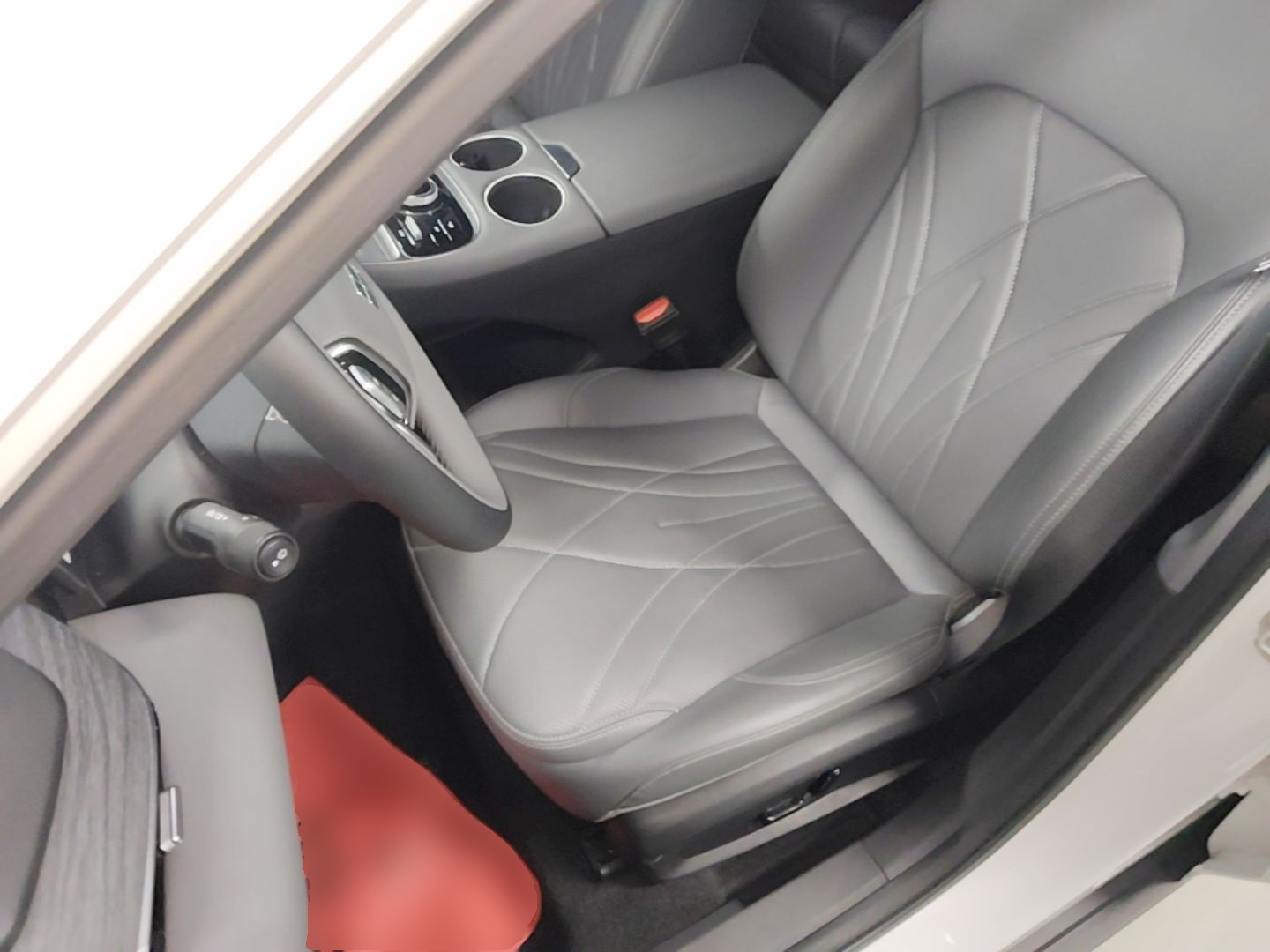 Geely Galaxy L6 2025 EM-i 140km Explorer+ Edition — снимка 17