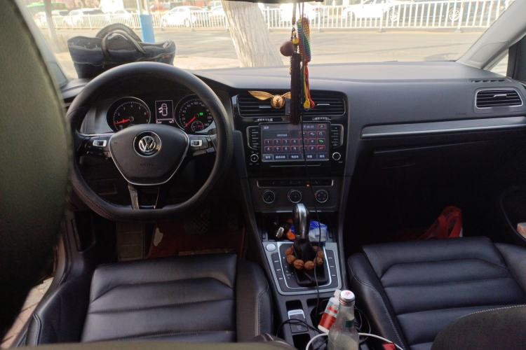 Used Volkswagen Golf 2015 1.4TSI Automatic Luxury Model
