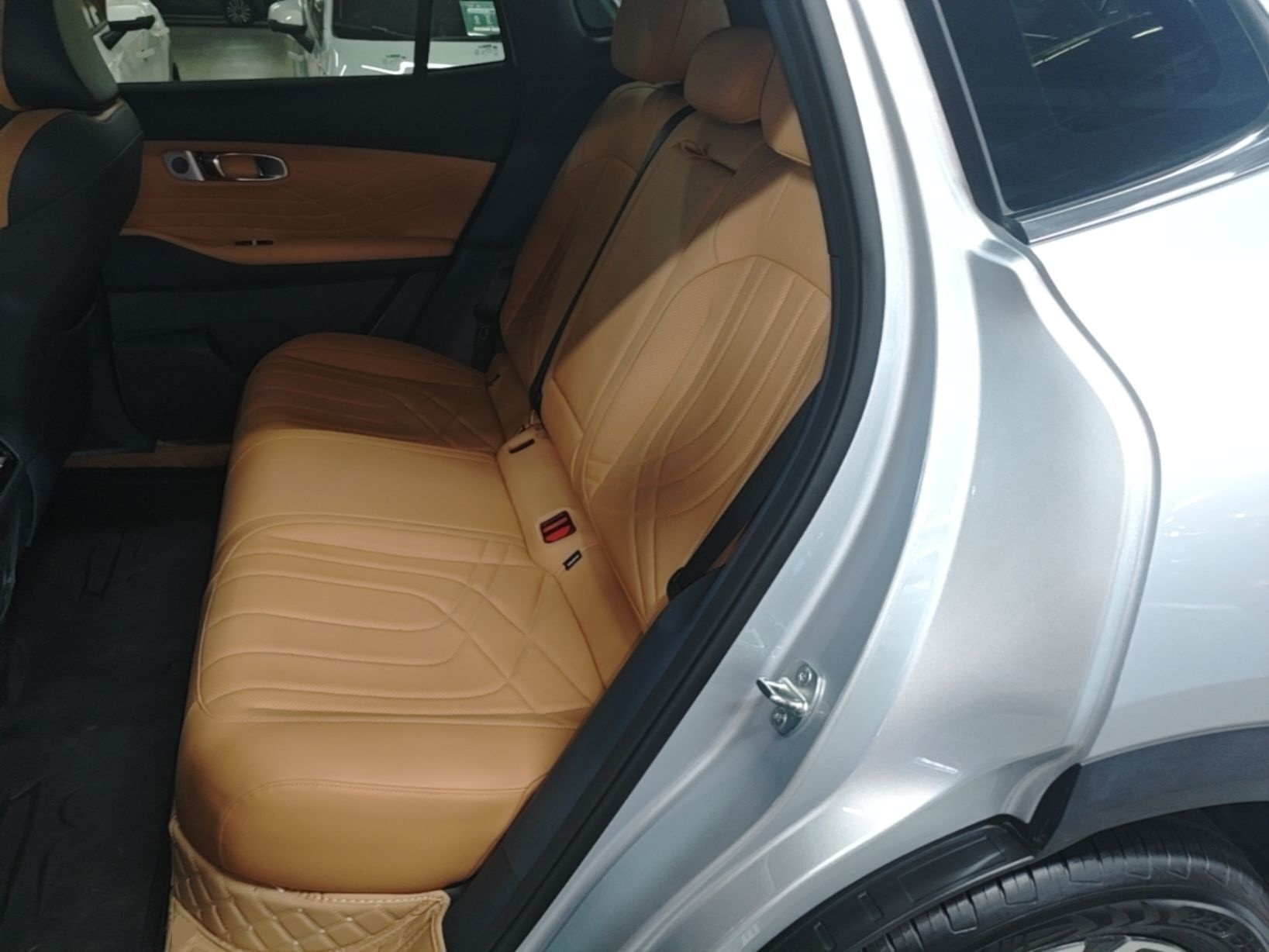 Geely Galaxy Xingjian 7 EM-i 2025 120km Exploration+ Version — снимка 20