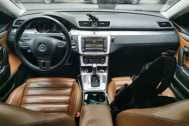 Used Volkswagen FAW-Volkswagen CC 2011 2.0 TSI Ultimate Edition Center Console