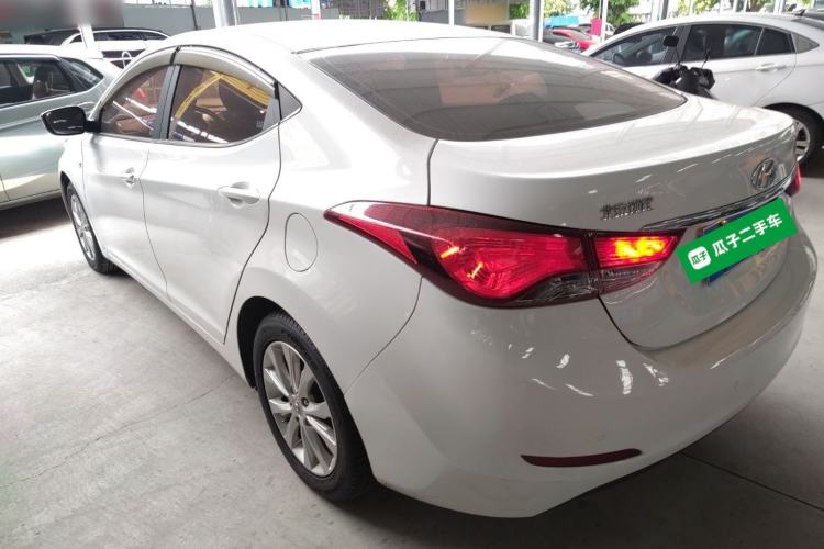 Used Hyundai Elantra (5th Generation / Langdong) 2016 1.6L Automatic Smart Version
