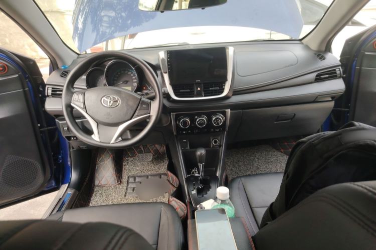 Used Toyota YARiS L Zhi Xiang 2019 1.5E CVT Dynamic Edition China VI compliant Center Console