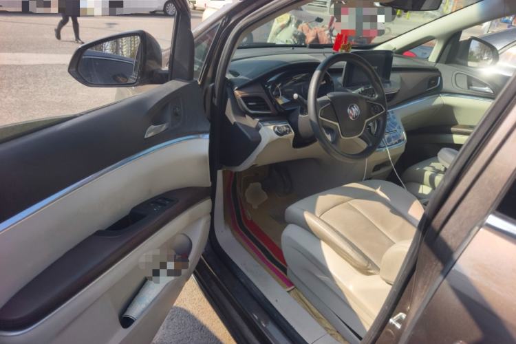 Used Buick GL8 2023 Land Executive Class Comfort Model
