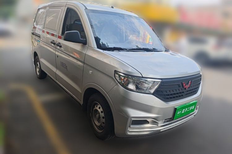 Used Wuling Hongguang V 2022 1.5L Jingqu Edition Enclosed-Window Vehicle with Hydraulic Power Steering LAR
