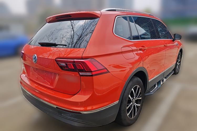 Used Volkswagen Tiguan L 2017 330TSI Automatic Two-Wheel Drive Luxury Edition Rear Right 45 Deg