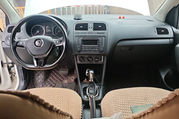 Used Volkswagen Polo 2016 1.6L Automatic Comfort Model
