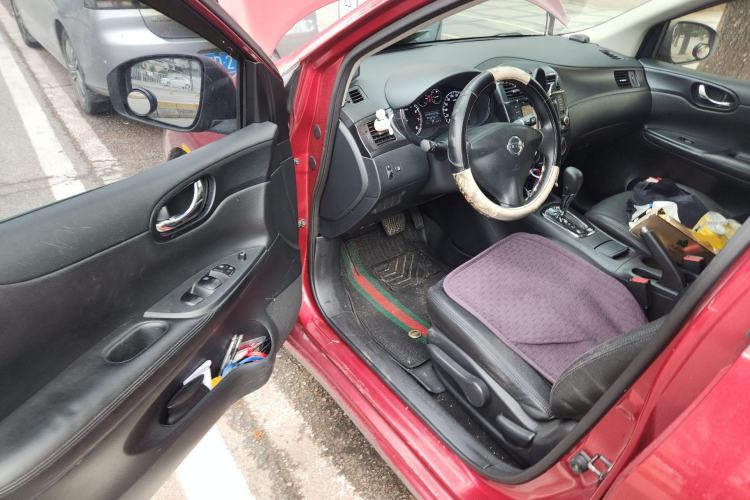 Used Nissan Tiida 2013 1.6L CVT Cool Cafe Edition
