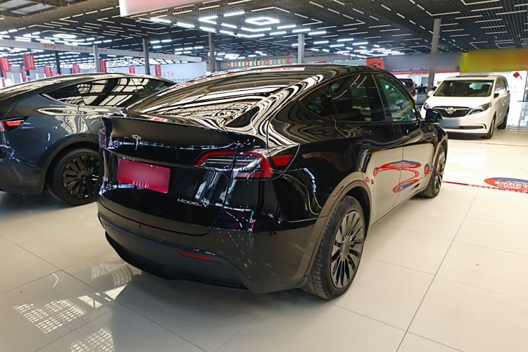 Used Tesla Model Y 2023 Long-Range All-Wheel-Drive Version