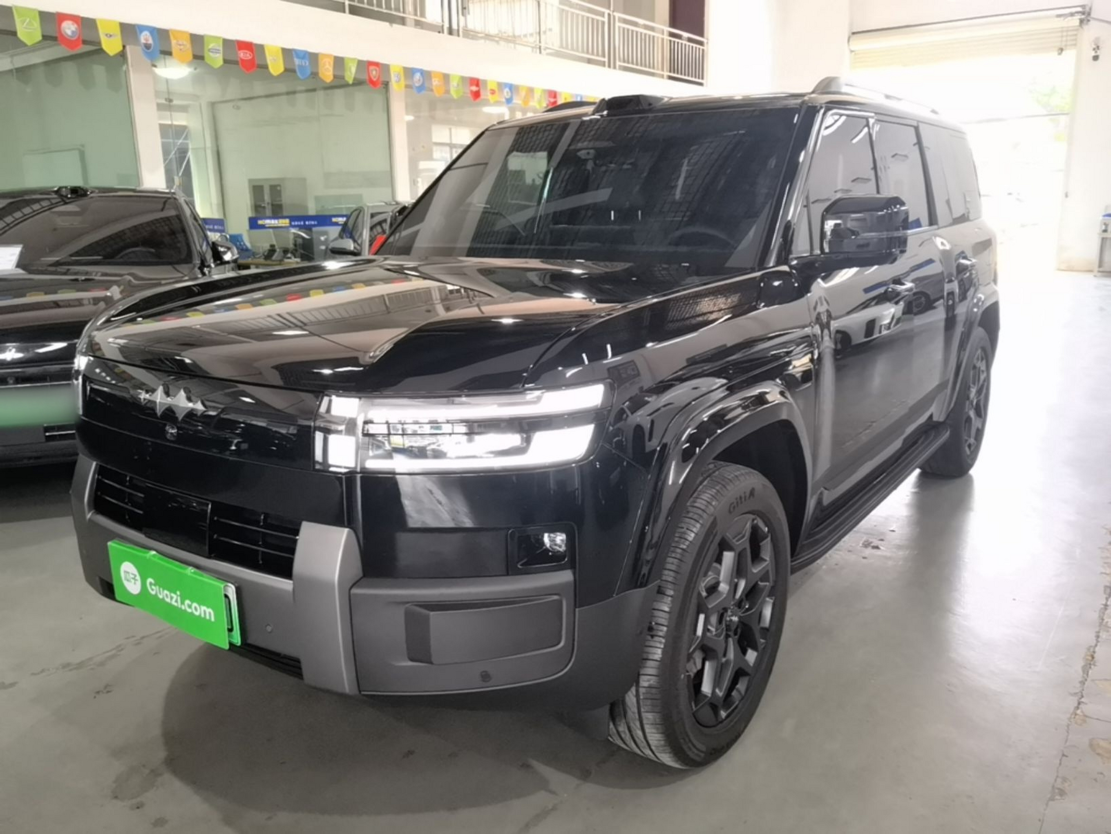 Unter der Vorderseite des Autos