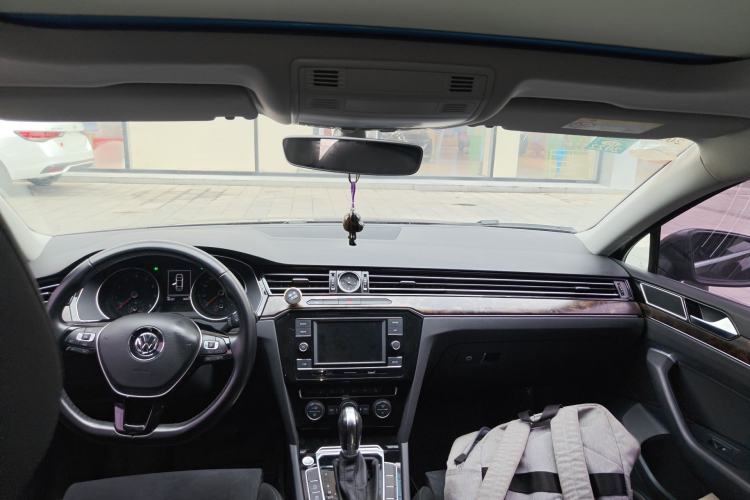 Used Volkswagen Magotan 2018 330TSI DSG Luxury Model Headliner