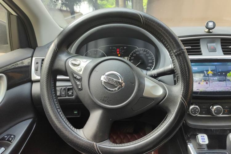 Used Nissan Sylphy 2019 1.6XV CVT Smart Connect Luxury Edition China V Standard Steering Wheel