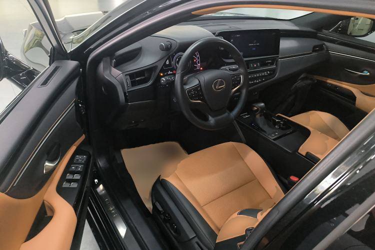Used Lexus ES 2022 300h Excellence Edition
