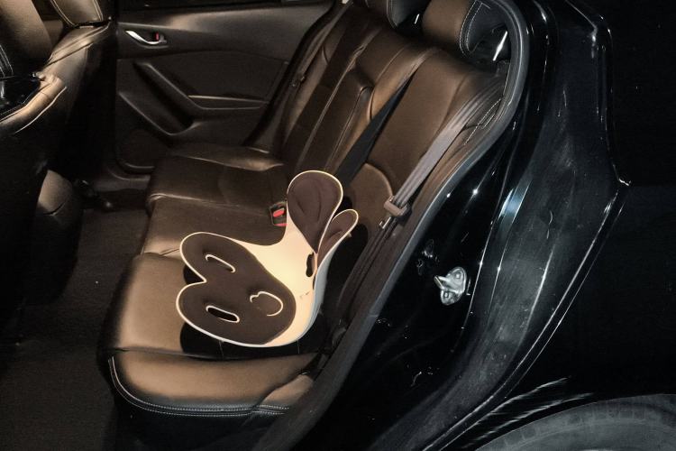 Used Mazda 3 Axela 2014 Sedan 1.5L Manual Comfort Model