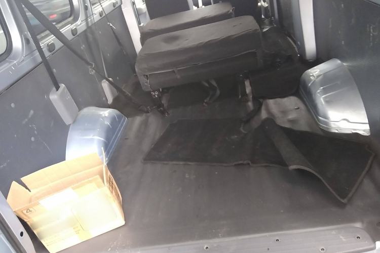 Used Wuling Yangguang 2024 300KM Comfort Version Passenger Van 75kW
