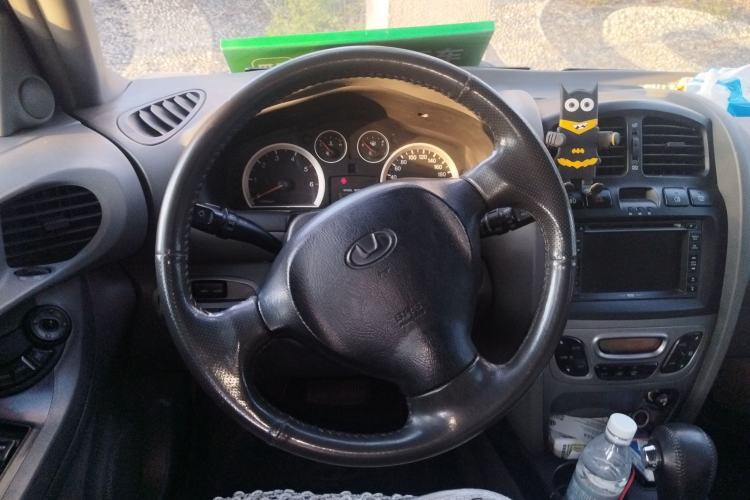 Used Huatai Santa Fe Classic 2012 2.0T Diesel Automatic 4x4 Prestige Version Steering Wheel