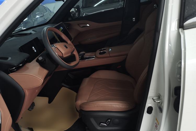 Used Changan UNI-Z New Energy 2024 Blue Whale Smart Electric iDD 125km Beyond Edition