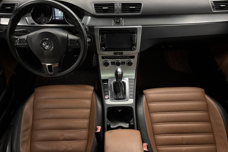 Used Volkswagen FAW-Volkswagen CC 2013 2.0 TSI Ultimate Model Interior 9