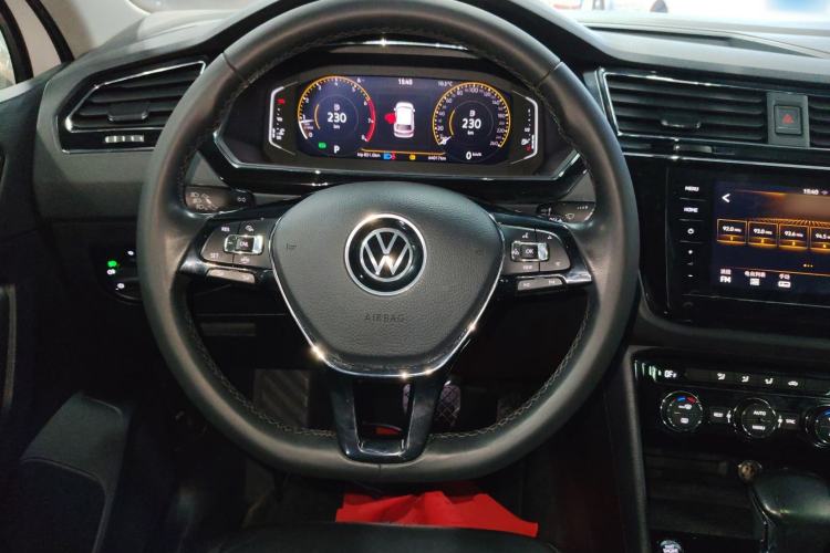 Used Volkswagen Tiguan L 2021 330TSI Automatic Two-Wheel Drive Smart Edition
