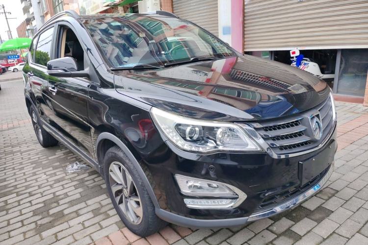 Used Baojun 560 2015 1.8L manual luxury version