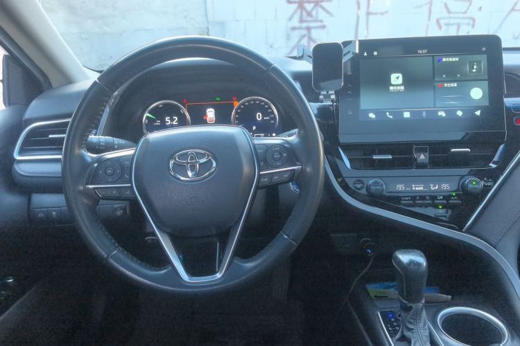 Used Toyota Camry 2021 Dual-Motor 2.5HG Luxury Edition Center Console