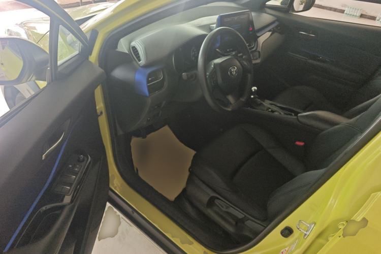 Used Toyota C-HR 2018 2.0L Coolway Leading Edition China V Standard
