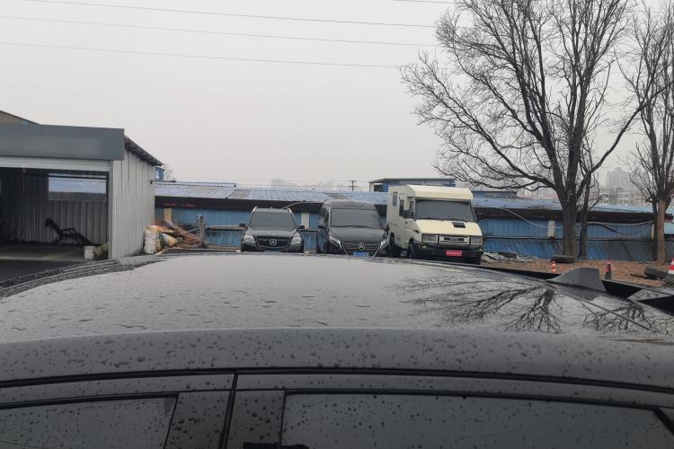 Used Venucia V 2022 260T Black Horse Edition · Idol