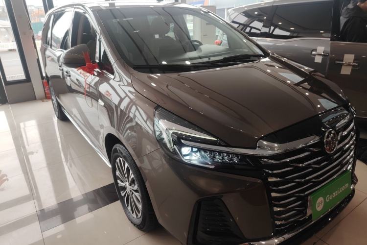 Used Buick GL8 2023 Land Executive Class Comfort Model
