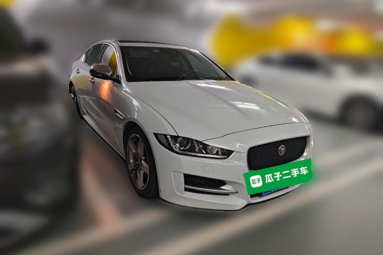 Used Jaguar XE 2015 2.0T 200 PS R-Sport Front Right 45 Deg