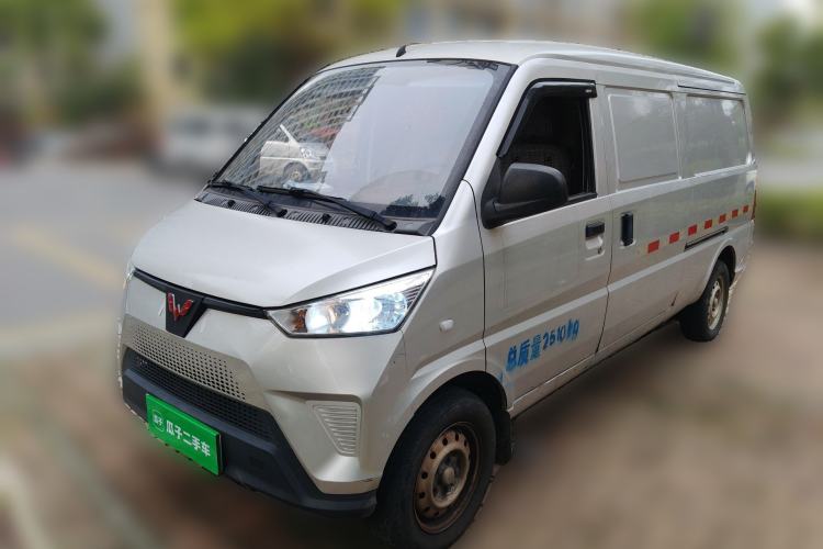 Used Wuling EV50 2021 Van Logistics Vehicle Lishen 41.6 kWh Electric Control System