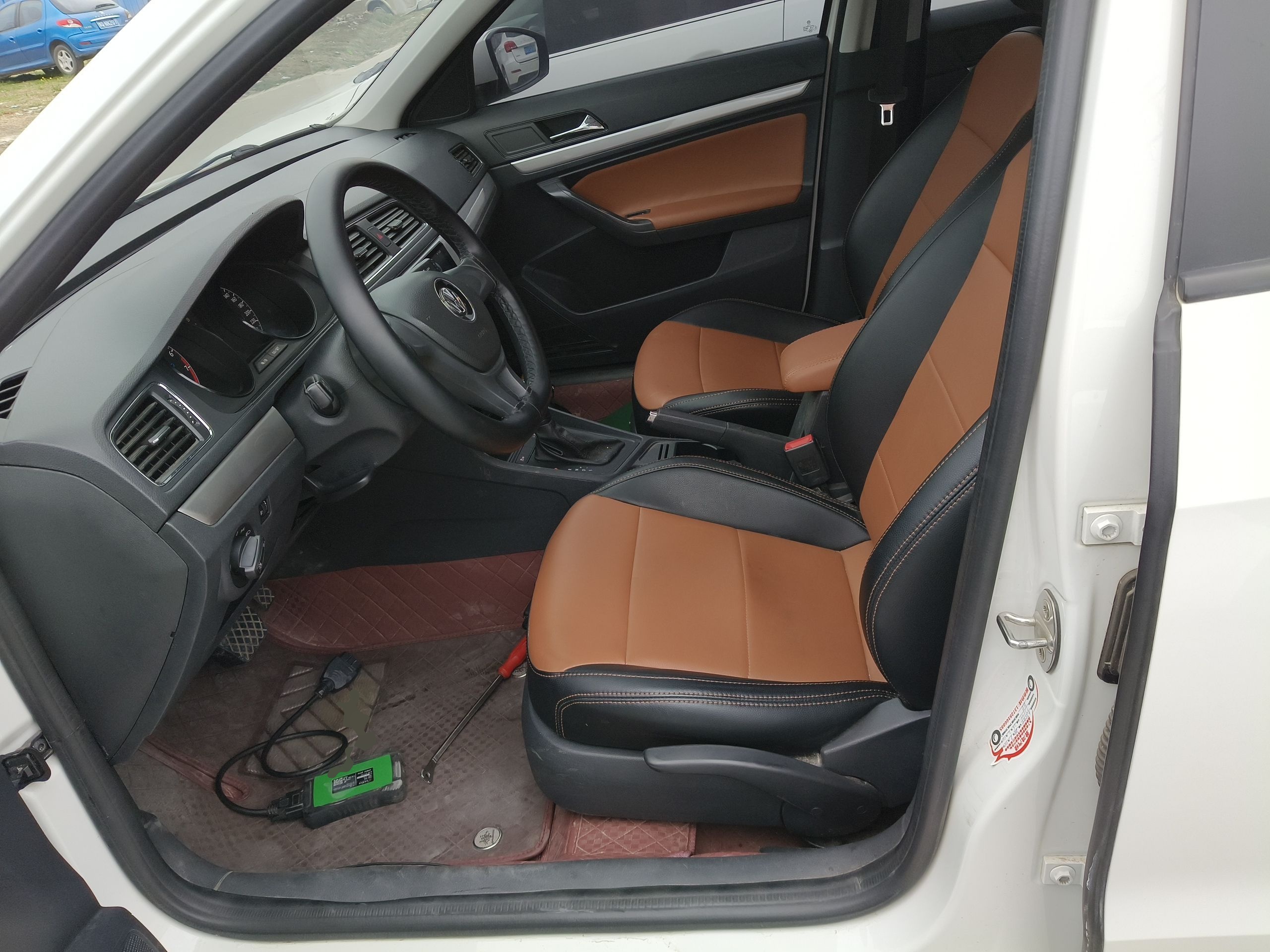 Переднее сиденье в автомобиле