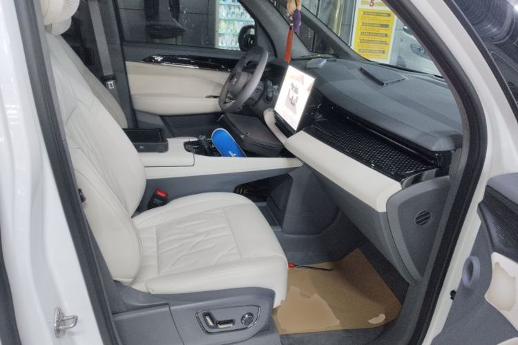 Used Zeekr 009 2024 Six-Seat Executive Version 4WD 108 kWh