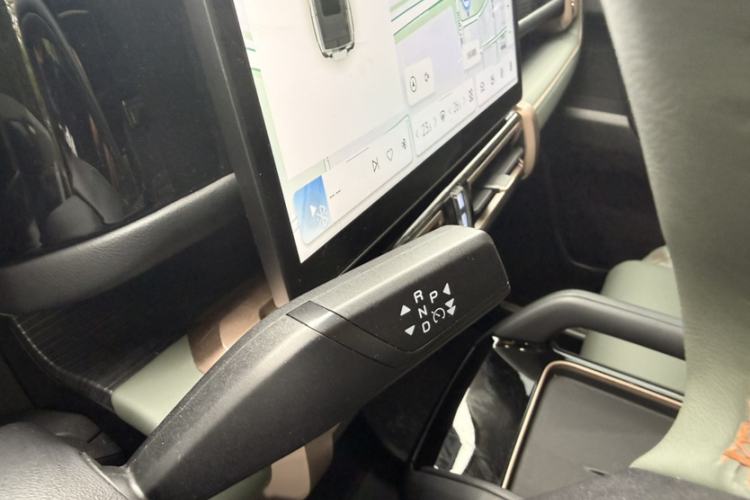 Used iCAR 03 2024 501km Two-Wheel Drive Long-Range Version Gear Lever