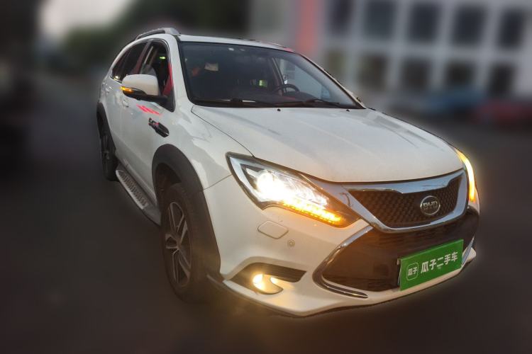 Used BYD Tang New Energy 2015 2.0T Four-Wheel-Drive Flagship Model