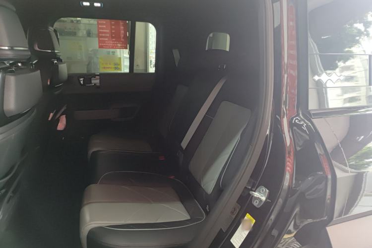 Used Formula Leopard 5 2023 Navigator Edition
