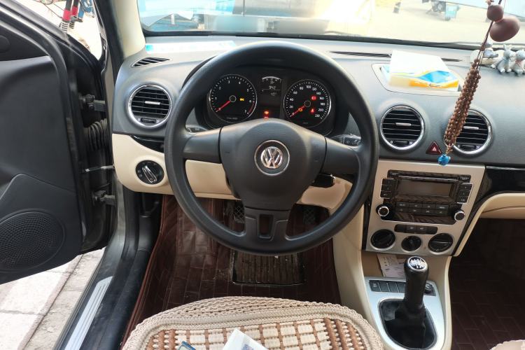Used Volkswagen Lavida 2011 1.6L Manual - Premium Edition Steering Wheel