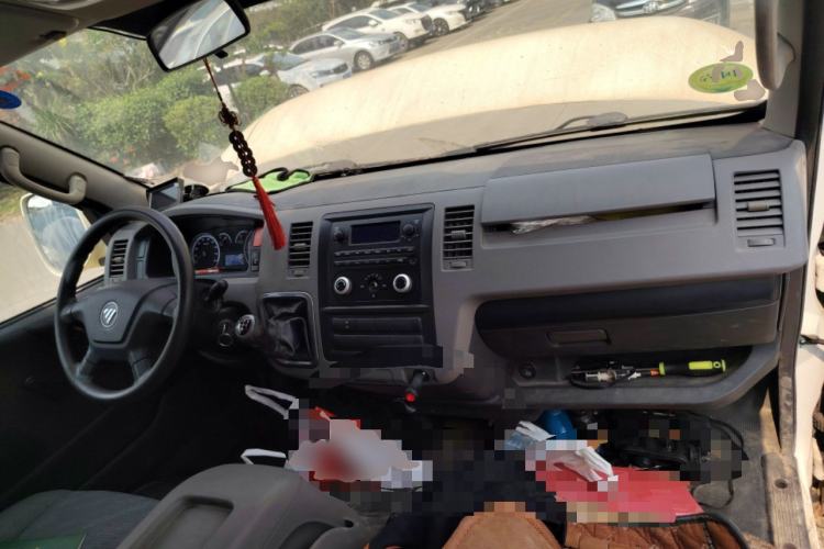 Used Foton Scenic G7 2020 2.4L Commercial Version Long Wheelbase High-Roof 2-Seat Van China VI Emission Standard 4K22D4M Center Console