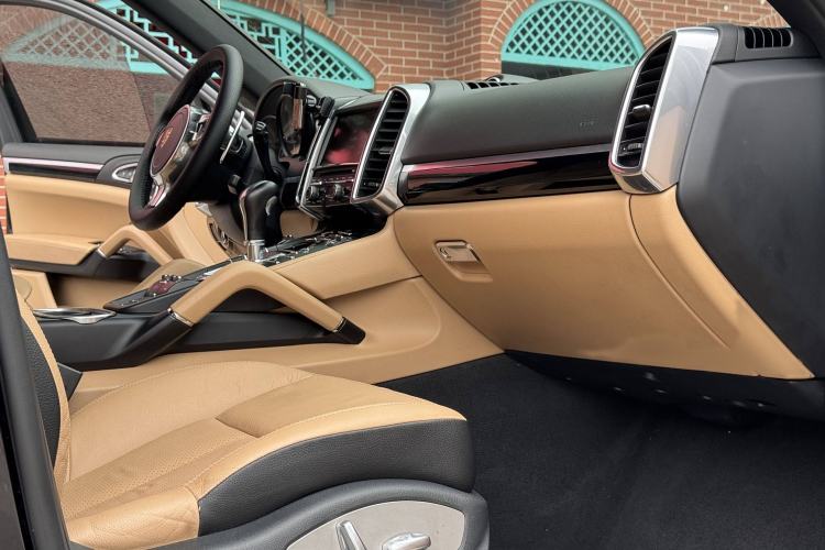 Used Porsche Cayenne 2014 Cayenne Platinum Edition 3.0T