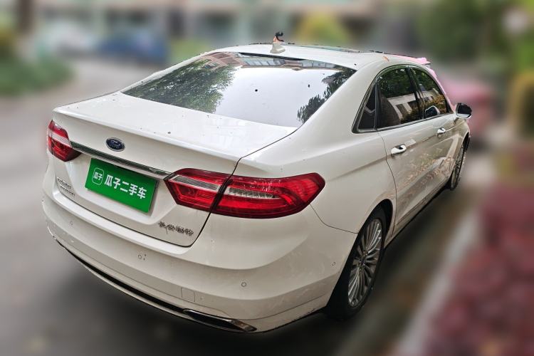 Used Ford Taurus 2017 EcoBoost 245 Flagship Model Rear Right 45 Deg